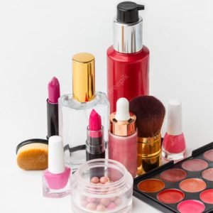 Produits de beauté : soins, maquillage et accessoires