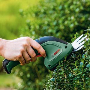 Cisaille à Herbe : Entretenez Votre Pelouse avec Précision